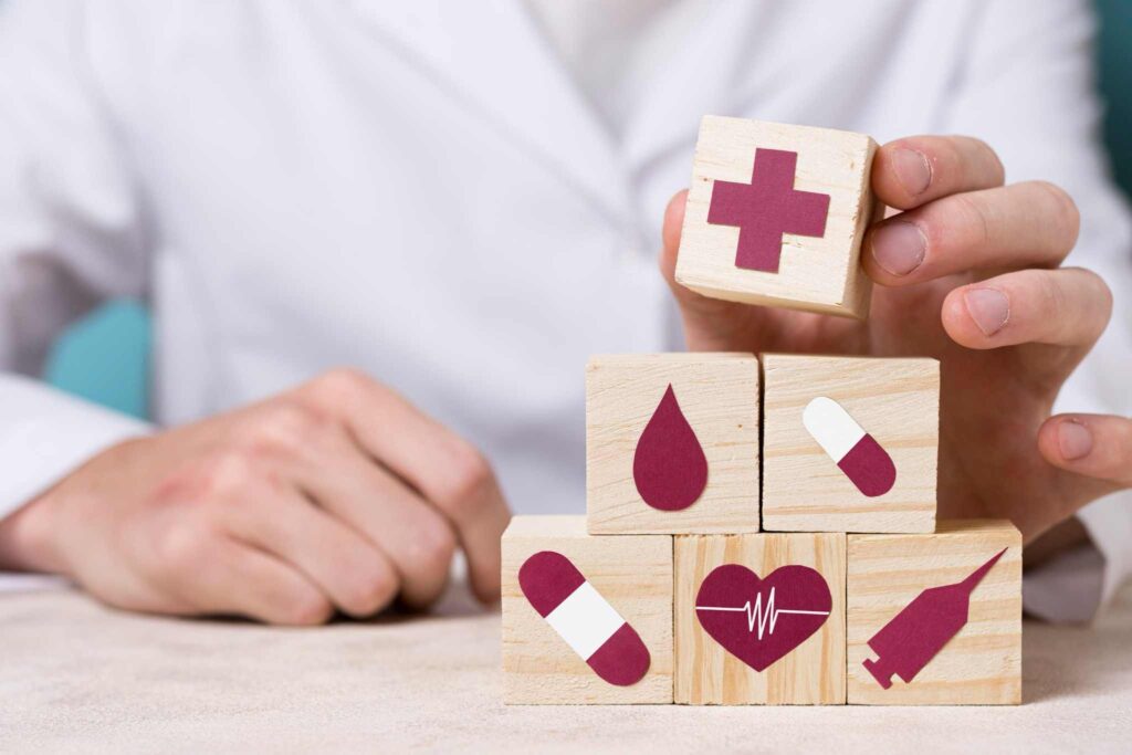 Omologic colabora con Acelera PYME para asesorar a empresas con iniciativas frente al COVID-19 Médico con los pilares de la colaboración con PYMES