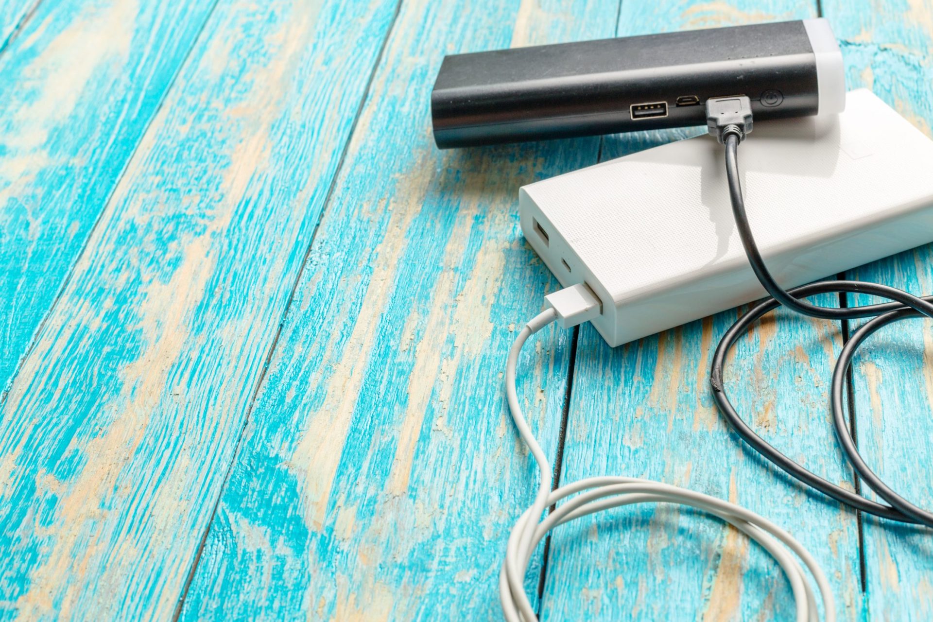 Cargador Universal de Dispositivos Electrónicos: Ley USB-C
