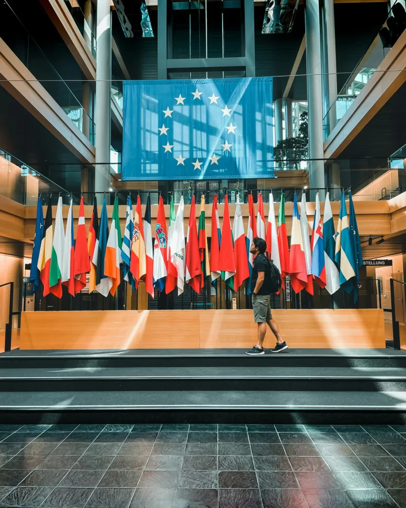 Cómo las Decisiones del Parlamento Europeo Influyen en la Normativa de Marcado CE